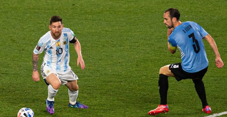 Messi klaagt over Braziliaanse scheids: 'Lijkt wel alsof hij het expres doet'