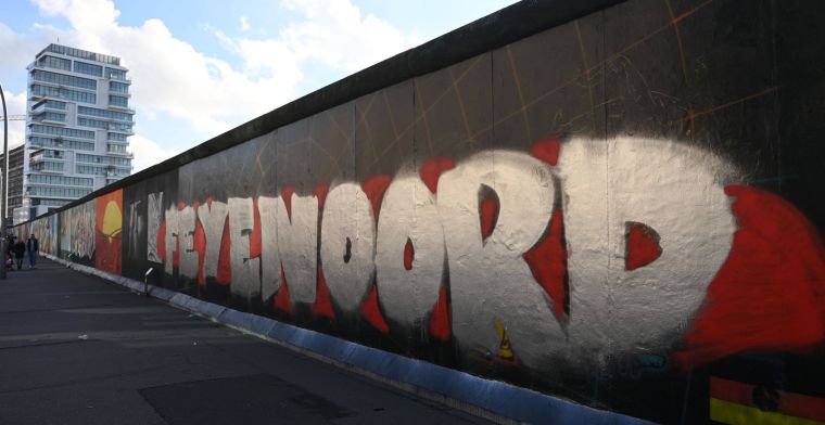 10.000 euro schade aan Berlijnse Muur: 'Verwachten dat Feyenoord kosten draagt'