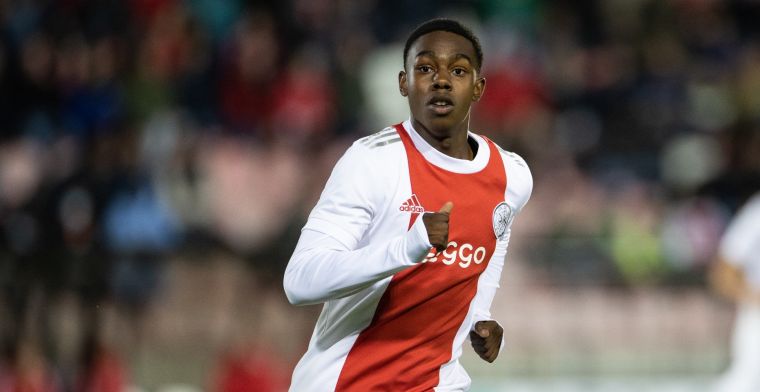 Ajax pakt belangrijke Youth League-punten na slotfase met drie rode kaarten