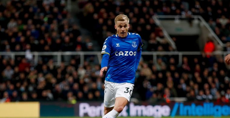 Van de Beek blijft indruk maken bij Everton: 'Hij tilt niveau trainingen omhoog'