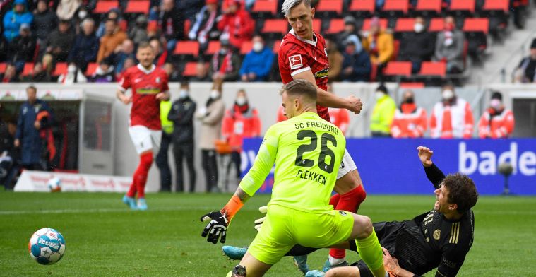 Oranje-keeper Flekken excuseert zich na fouten tegen Bayern: 'Niet mijn beste dag'