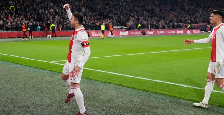 Ajax wint in eigen huis van Sparta, hoofdrol voor dubieuze handbal