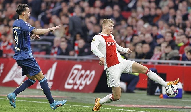Schuurs kan vertrekken bij Ajax: 'Het is belangrijk dat ik minuten ga maken'