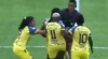Bizar: Ecuador-speelster krijgt rood en schopt scheidsrechter op gevoelige plek   