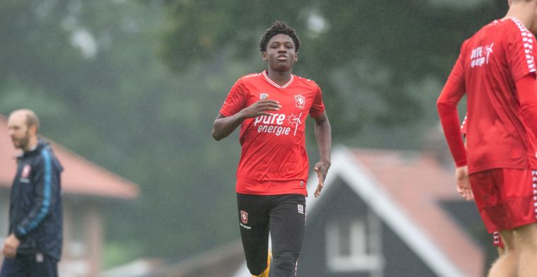FC Twente en achttienjarig talent uit elkaar: contract per direct ontbonden    