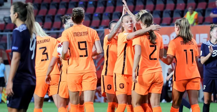 Oranje Leeuwinnen revancheren zich en winnen gemakkelijk van Wit-Rusland