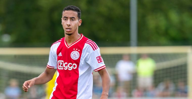 'Moeizame onderhandelingen tussen Ajax en Salah-Eddine, Feyenoord wil profiteren'