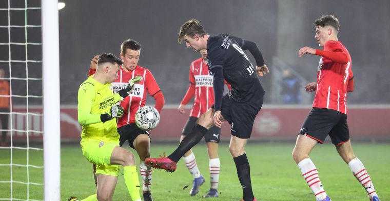 'PSV breekt het contract van talentvolle doelman (18) open na toezeggingen'