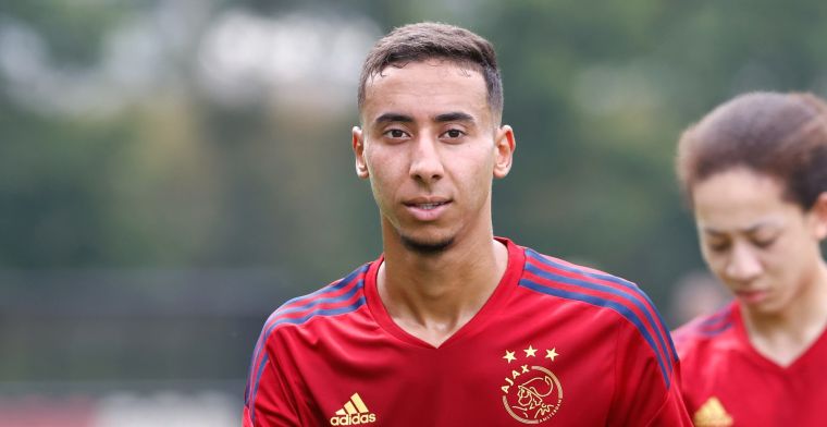 Ajax verlengt met Salah-Eddine en verhuurt verdediger direct uit