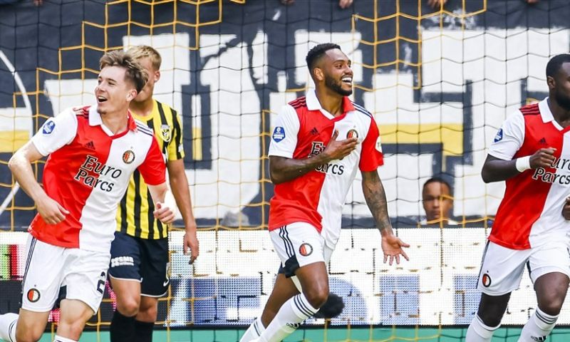 Veerkrachtig Feyenoord Wint Ruim Bij Vitesse, Debutanten Van Grote ...