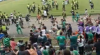 Complete chaos bij duel in Colombia: fans bestormen het veld, spelers vluchten