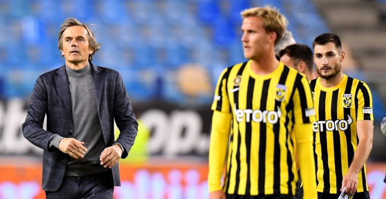 Cocu ontwijkt d-woord voor Vitesse: 'Je staat niet voor niets waar je staat'      