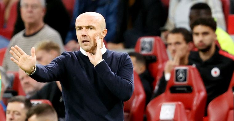 'Bundesliga-club ziet Ajax-trainer Schreuder als kandidaat voor trainerspositie'