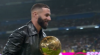 Geblesseerde Benzema tóch aanwezig: Fransman showt Gouden Bal aan Real-publiek