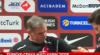 Hilariteit bij Turkije: bondscoach valt van zijn stoel tijdens de persconferentie