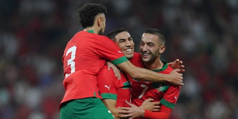 Ziyech sprak Mazraoui nog niet na blessure bij Marokko: 'Hopelijk niets ernstigs'