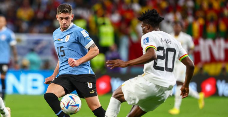 Uruguay wint van Ghana, maar is door stunt Zuid-Korea uitgeschakeld op het WK     
