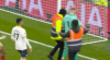 Escalatie in North-London-Derby: Ramsdale ontsnapt net aan trap van Spurs-fan