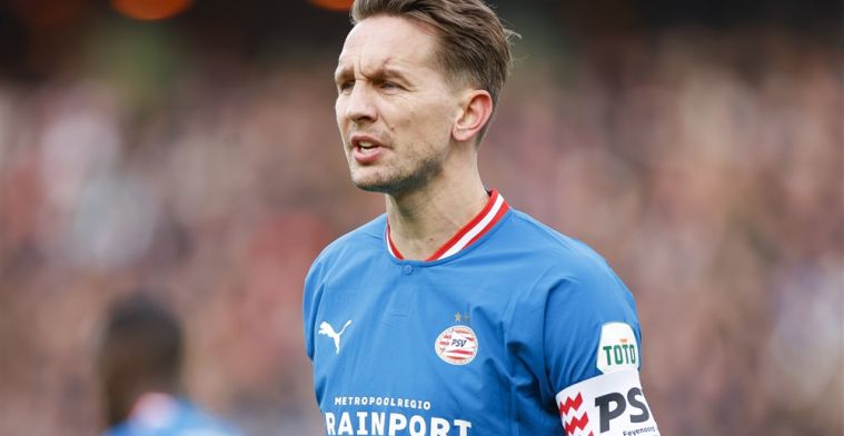 Verbazing De Jong over extra speeltijd Feyenoord-PSV: 'Heb je dit ooit gezien?'