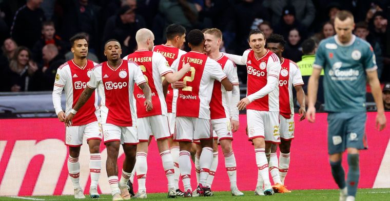 Ajax profiteert van misstappen concurrentie en staat weer tweede in de Eredivisie