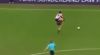 Sunderland-speler trekt aan de noodrem door op de rug van tegenstander te springen