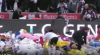 Schitterend: fans in Besiktas-stadion gooien duizenden knuffels na aardbevingsramp