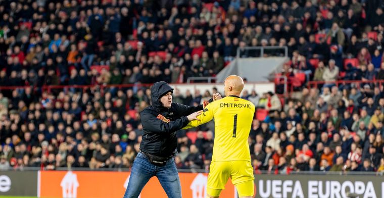 Mooi gebaar van PSV-supportersvereniging: aangevallen Dmitrovic ontvangt bloemetje