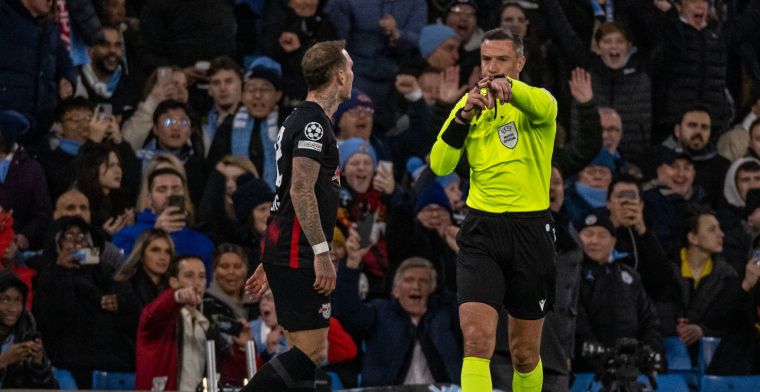 Fàbregas en Hummels zien dubieuze penalty City: 'We zijn het spoor bijster'       