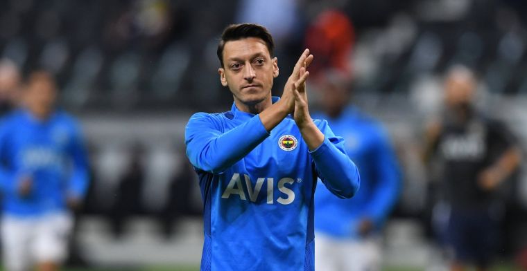 Gevallen assistkoning Mesut Özil (34) stopt als voetballer: 'Tijd voor familie'  