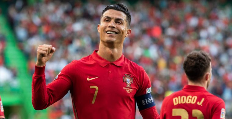 Martínez gunt Ronaldo nieuw wereldrecord: Portugees wordt recordinternational 