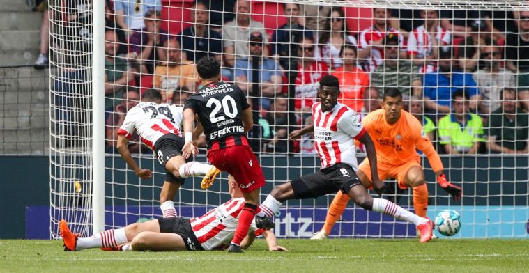 Strijd om plek twee nog niet beslist: PSV speelt gelijk tegen Heerenveen