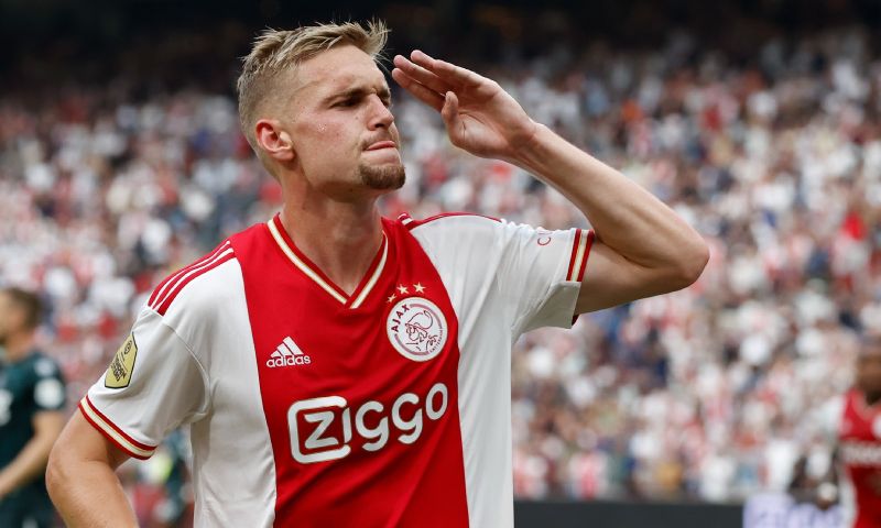 Taylor verkozen tot Ajax-talent van het jaar: 'Twaalf jaar hard voor  gewerkt'