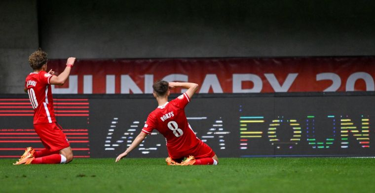 'PSV werpt hengel naar Pools toptalent (16) dat stage liep bij United en Milan'