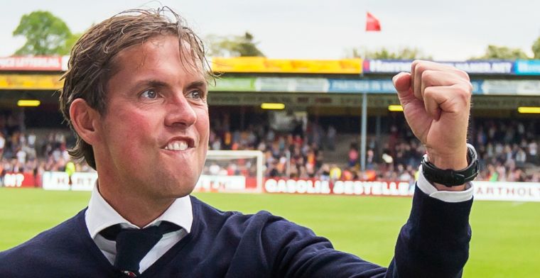 Wie is Alex Pastoor, de succestrainer van stuntploeg Almere City?