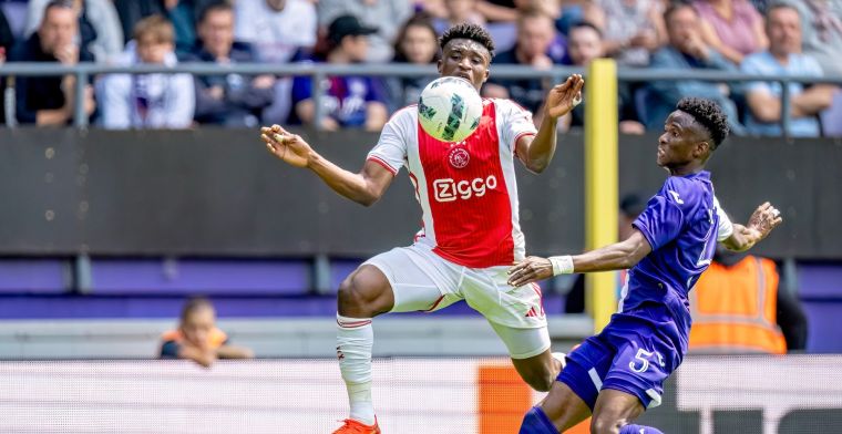 Ajax gaat door wisselvallig optreden ten onder tegen sterker Anderlecht