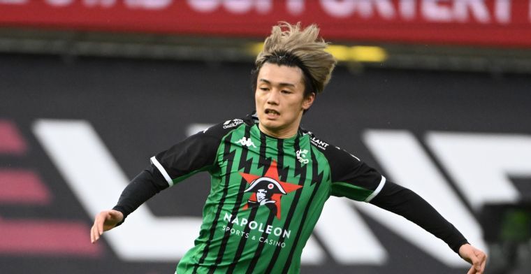 Feyenoord heeft nieuwe spits binnen: Ueda komt voor miljoenen over uit België