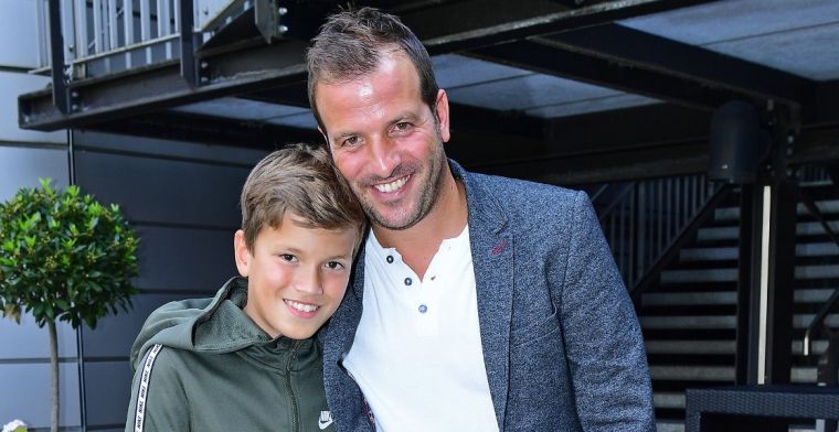 Van der Vaart dolblij na Ajax-transfer van zoon: 'Echt een onwijs leuke gozer'
