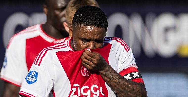  NOS: 'Ajax wil koste wat kost ervaren spelers halen, Bergwijn staat voor vertrek'