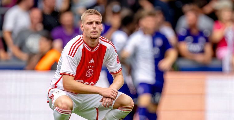 Twee verschillende voetballers bij Ajax en Jong Oranje: 'Dan zwemt hij'