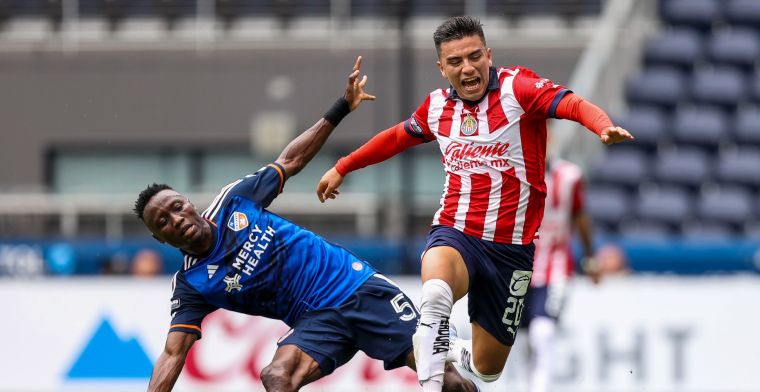 'Feyenoord en Ajax kijken allebei naar goedkope ervaren Mexicaanse middenvelder'