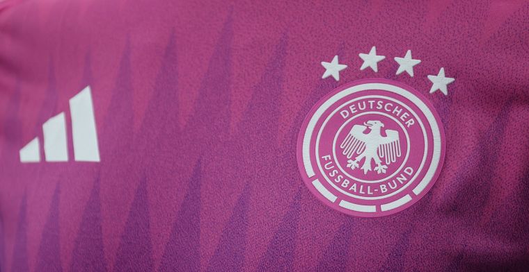 Dit is waarom Duitse shirts met nummer 44 niet meer worden verkocht door Adidas