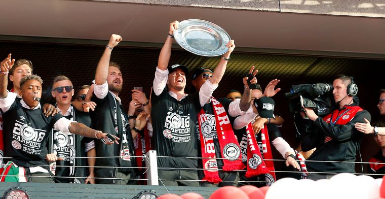 Wanneer wordt PSV gehuldigd na het behalen van de landstitel?