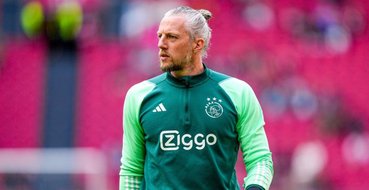 'Ajax-routinier weigert te stoppen en onderhandelt over contractverlenging'